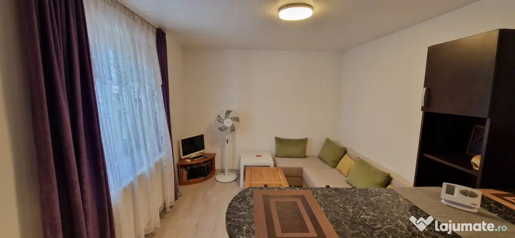 Apartament 2 camere decomandat, Parter, Curte comună, Barie