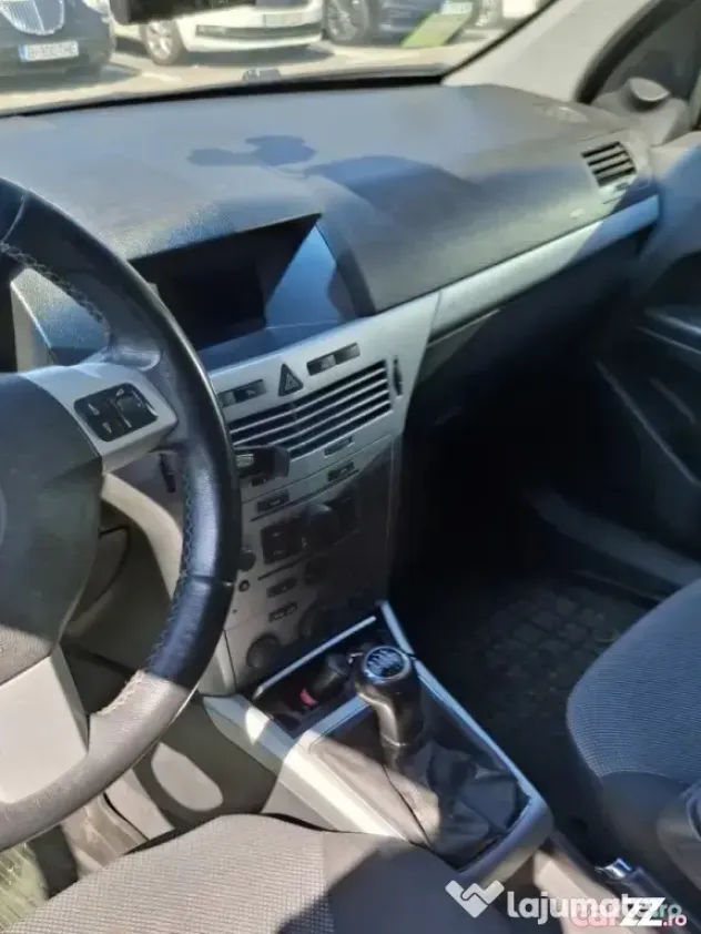 Opel Astra H autoturism
