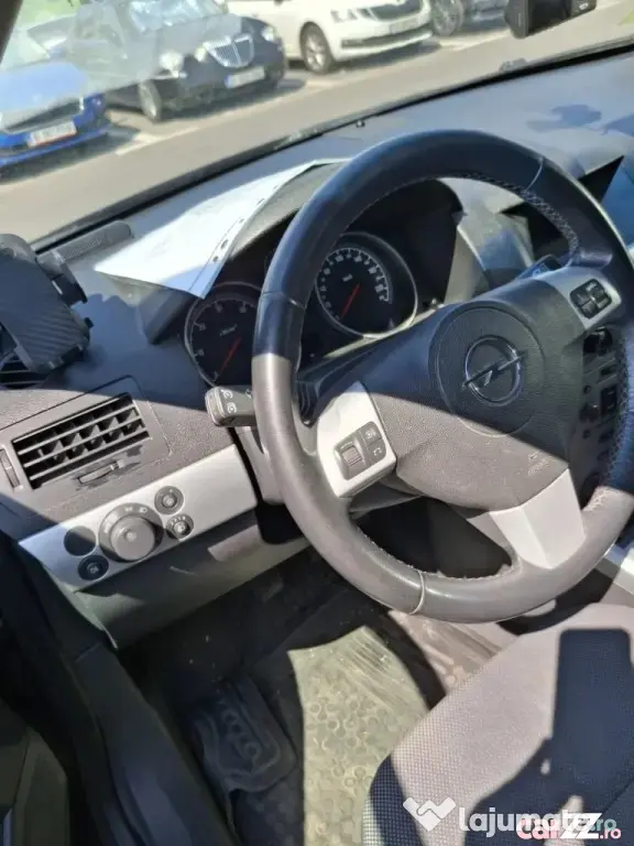 Opel Astra H autoturism