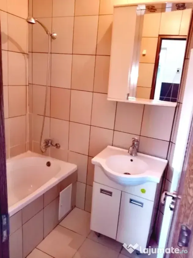 Direct proprietar, ofer spre închiriere apartament 3 camere