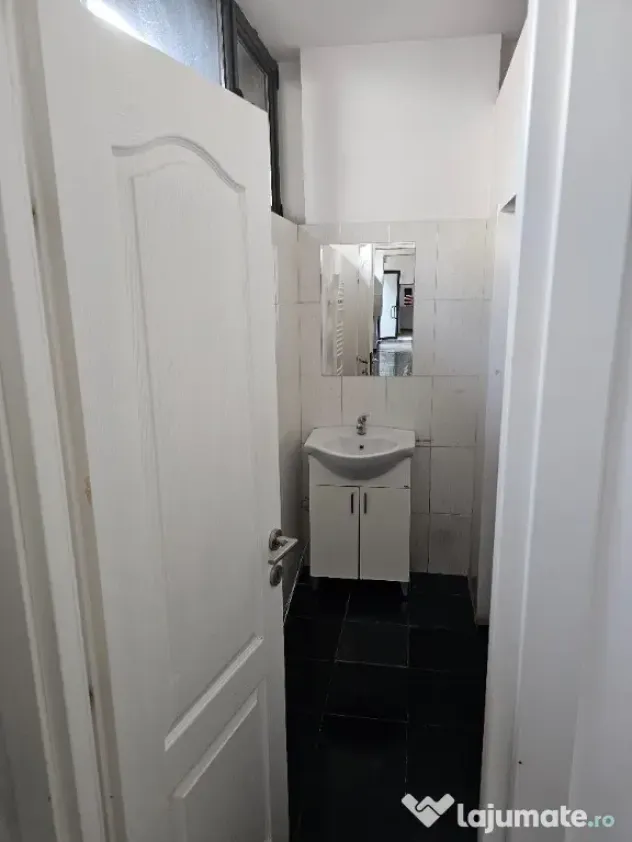 Spatiu Comercial intrare Sos. Giurgiului
