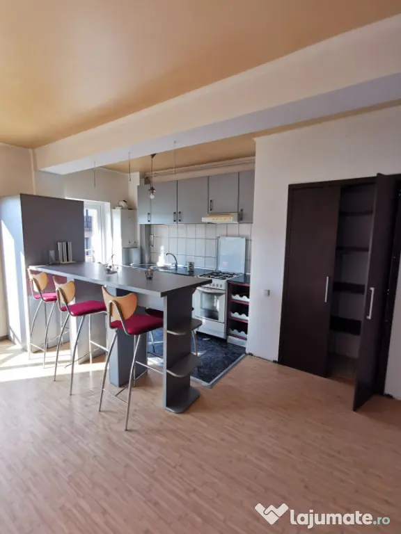 Apartament 2 camere 56mp cu garaj , zona Stejarului