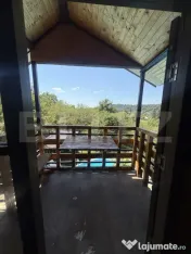 Proprietate de poveste cu piscină, ciubăr și căsuță î