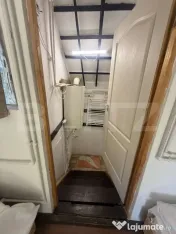 Proprietate de poveste cu piscină, ciubăr și căsuță î