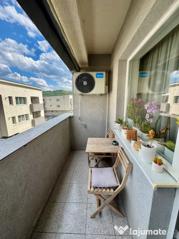 Apartament 2 camere 46 mp si balcon 4.2 mp in Floresti zona