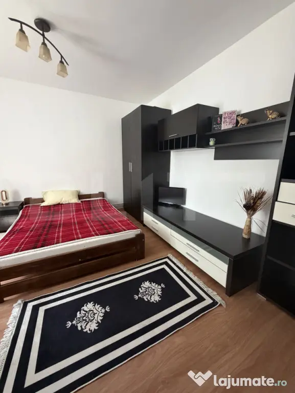 Apartament 3 camere de vânzare – zona Tudor