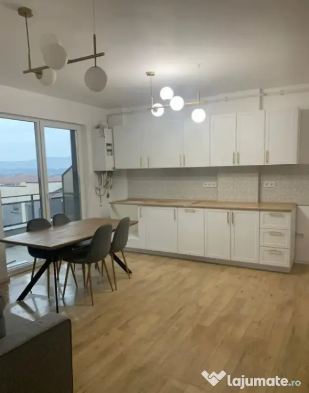 Vând ap. 2 camere 50 mp, zona Teilor , Floresti