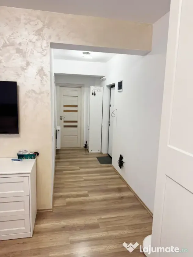 Vând garsonieră Diamantului decomandat