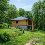 3.000mp de incantare montana cu cabana din lemn masiv, Zarne 