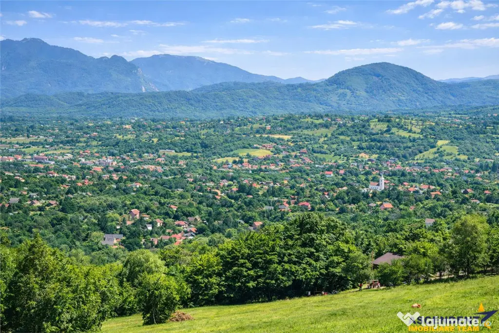 3.000mp de incantare montana cu cabana din lemn masiv, Zarne