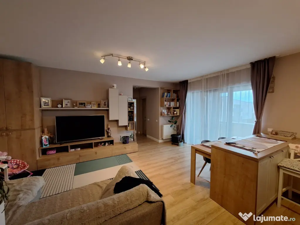 Apartament 3 camere 65mp + Parcare Exterioara | Zona Terra |