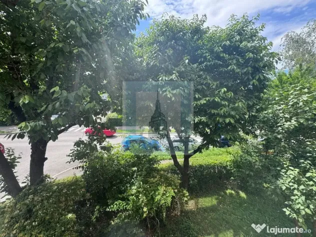 Apartament 2 camere de vânzare – Tractorul, str. Bronz...