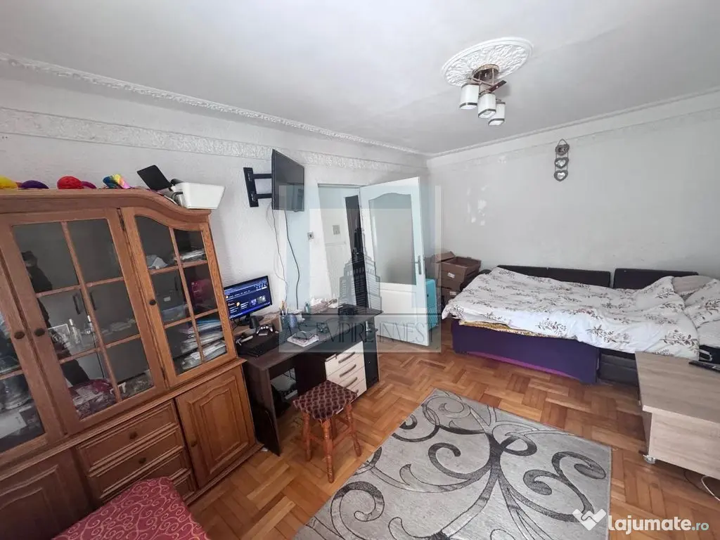Apartament 2 camere de vânzare – Tractorul, str. Bronz...