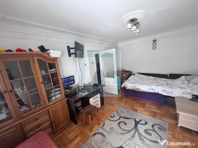 Apartament 2 camere de vânzare – Tractorul, str. Bronz...