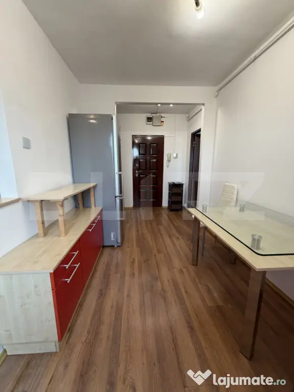 Apartament cu 2 camere, luminos și complet mobilat