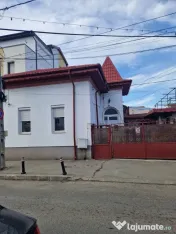 închiriez casa vis-a-vis de intrarea in Piata Centrala Craiova