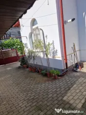 închiriez casa vis-a-vis de intrarea in Piata Centrala Craiova