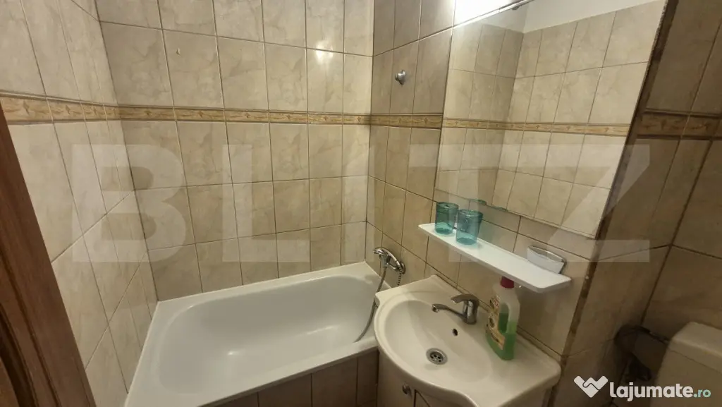 Apartament cu 2 camere de vanzare, 33,22 mp, Micro 14