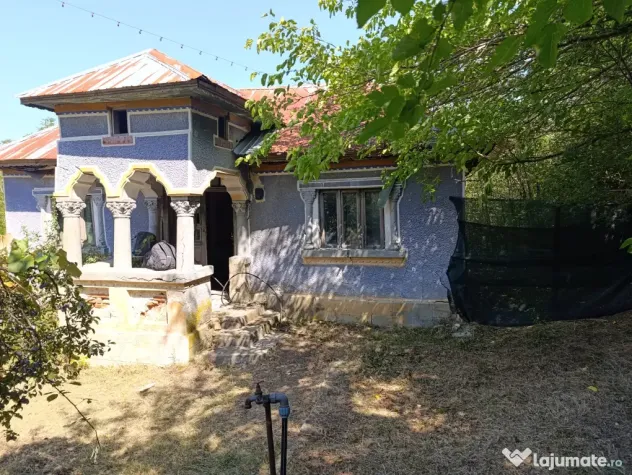 Teren intravilan de vânzare