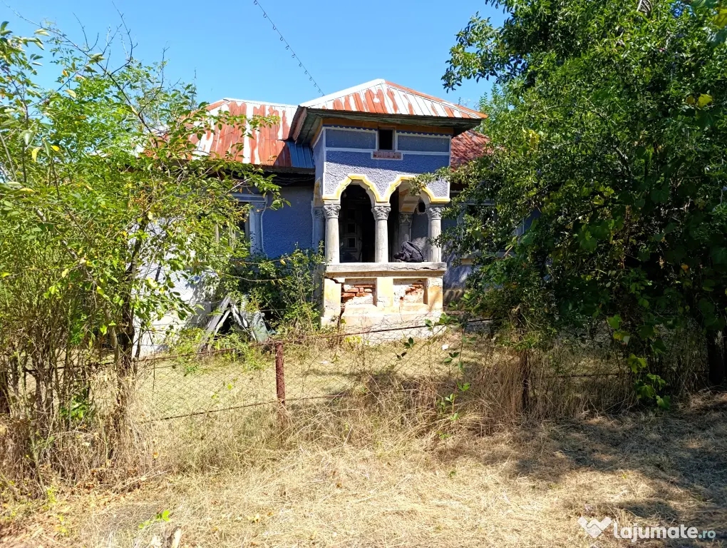 Teren intravilan de vânzare