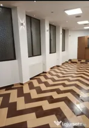 Proprietar inchiriez spatiu stradal 