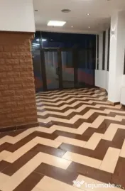 Proprietar inchiriez spatiu stradal 