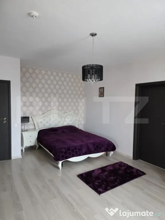 Vila de vanzare, 380 mp, zona Reghin