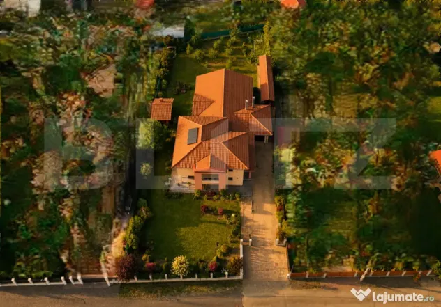 Vila de vanzare, 380 mp, zona Reghin - Reghin (Mures)
