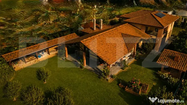 Vila de vanzare, 380 mp, zona Reghin - Reghin (Mures)