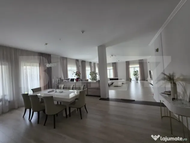 Vila de vanzare, 380 mp, zona Reghin
