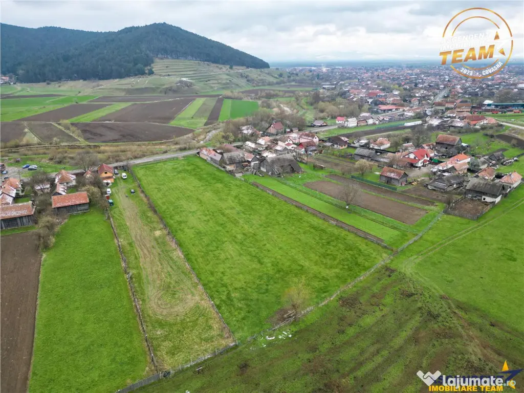 FILM!Potential rezidential investitional: 8.000 mp intravil