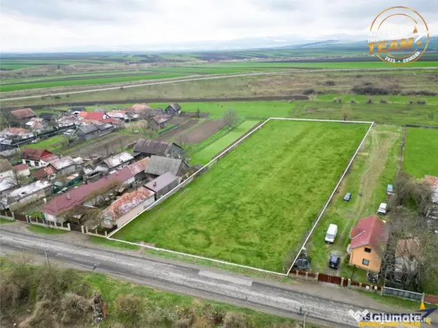 FILM!Potential rezidential investitional: 8.000 mp intravil