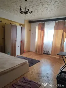 Apartament 3 camere, 2 grupuri sanitare, 2 balcoane, etaj...