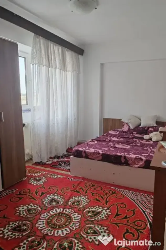 Apartament 3 camere, 2 grupuri sanitare, 2 balcoane, etaj...