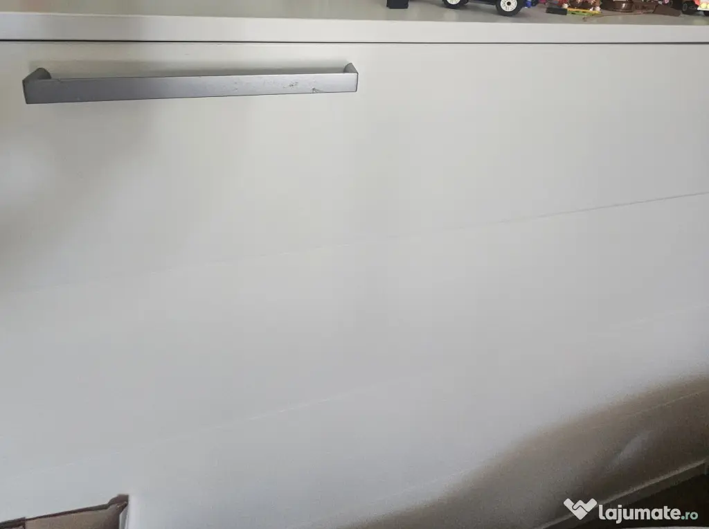 Pat rabatabil cu saltea inclusa, culoare alba, de o persoana