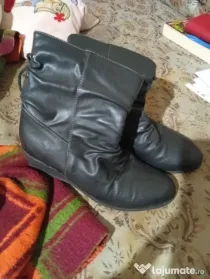 Vând cizme scurte 2 perechi