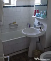 Apartament 3 camere decomandat Rovine 