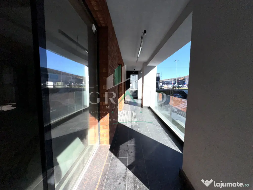 SPAȚIU COMERCIAL 120mp | 4 ÎNCĂPERI | 3 BAI | TERASĂ 20m
