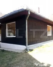 Cabana cu piscina si sistem fotovoltaic, 60 mp, zona Maguri 