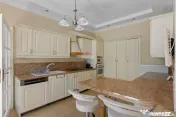 Apartament luxos cu 3 camere de închiriat - Piața Avram... 