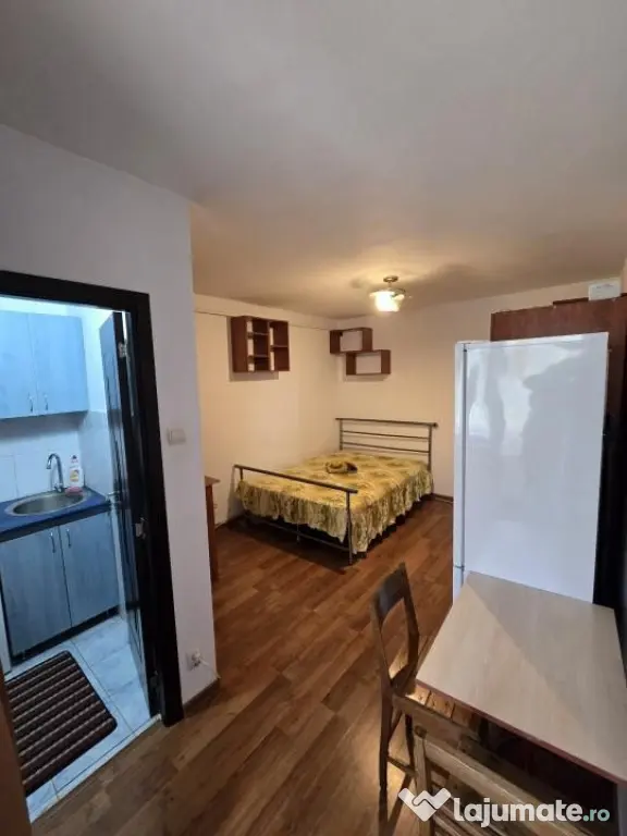 Garsonieră de închiriat | Galata | Etaj 2 | Centrală p...