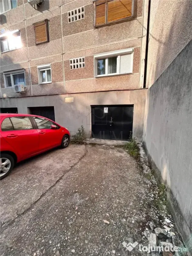 SAGULUI - RENOVAT - 3 CAMERE - ETAJ 3 - GARAJ SUB BLOC BOXA