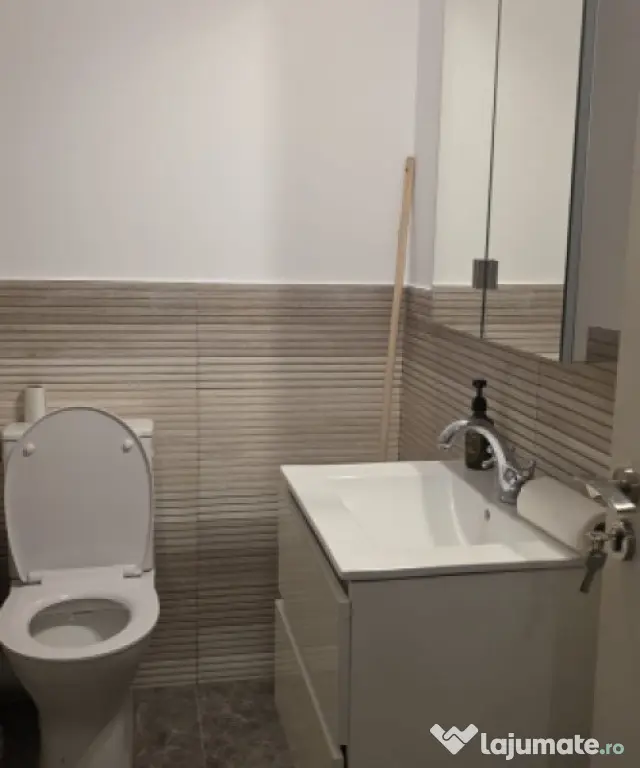 Apartament 2 camere semidcomandat 62 mp zona BMW, Floresti