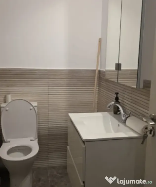 Apartament 2 camere semidcomandat 62 mp zona BMW, Floresti