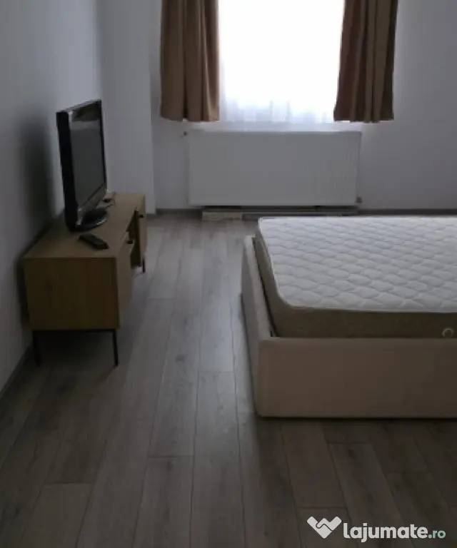 Apartament 2 camere semidcomandat 62 mp zona BMW, Floresti