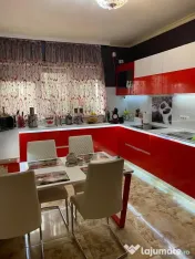 Vila Moderna cu pozitie frontala la lac. 