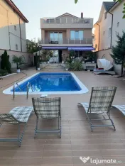 Vila Moderna cu pozitie frontala la lac. 