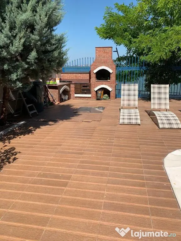 Vila Moderna cu pozitie frontala la lac.