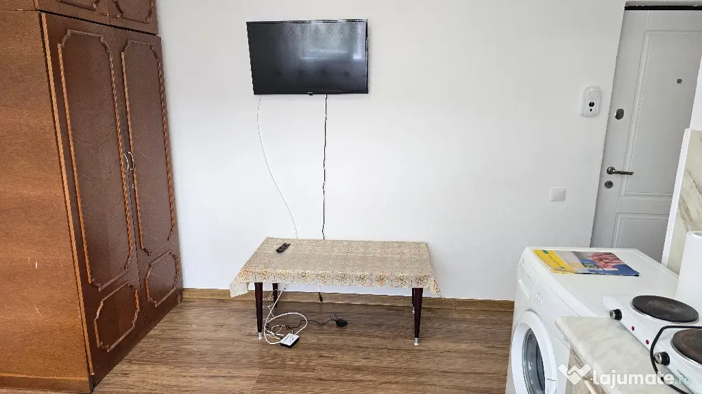 Vand garsoniera in Deva, zona Dacia, etaj 3, bloc de 4 etaje