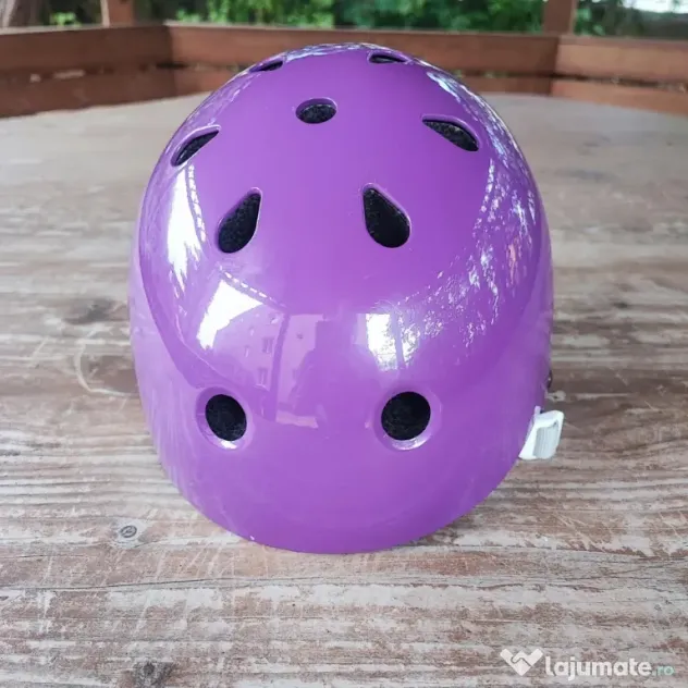 Casca de protecție Oxelo nouă pt.biciclete,role, trotinete, skateboard etc.